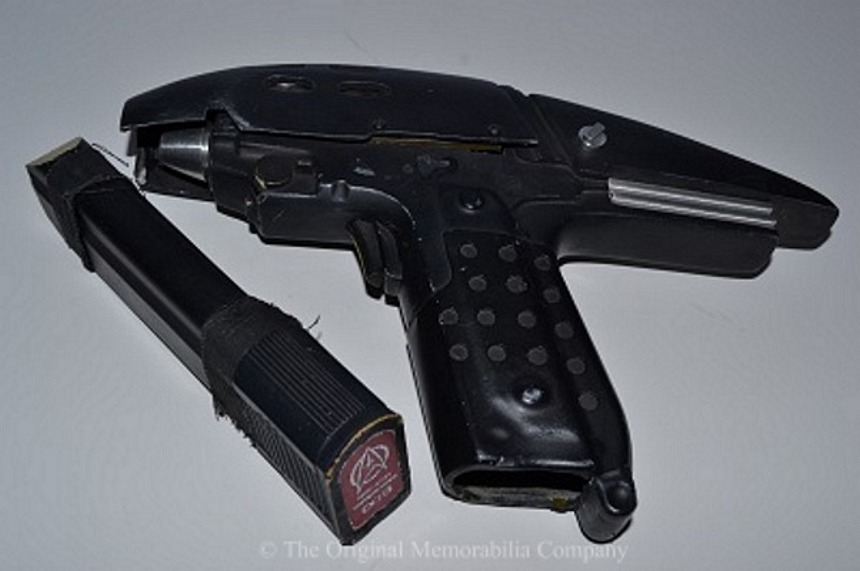 Star Trek V & VI Starfleet Phaser